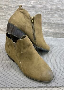 Arizona Gale Women Size 8M Boots Army Green Faux Suede Leather Bootie Heel Zip